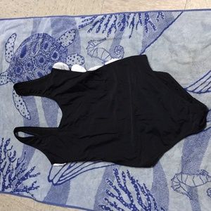 Cute one piece cyn and Luca bathing suit 2x